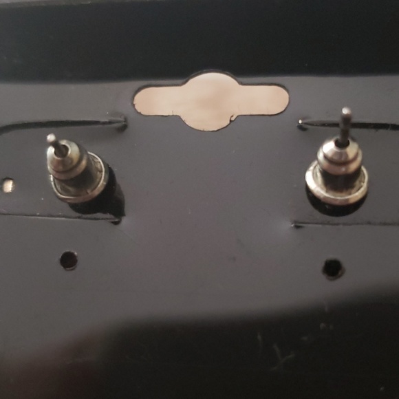 Earrings - Picture 3 of 4